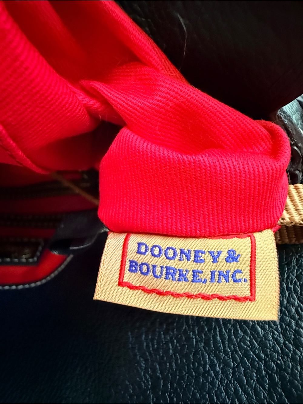 Dooney & Bourke | Black Leather Sorrento Satchel 30 - Picture 12 of 15